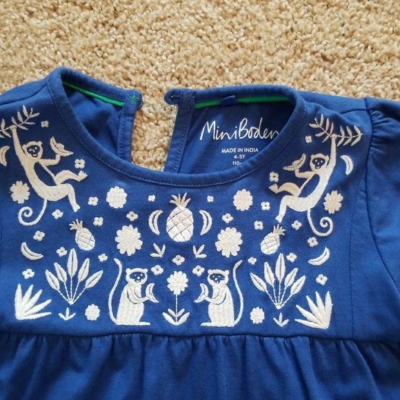 (EUC) Mini Boden girls top size 4/5Y - Picture 3 of 6